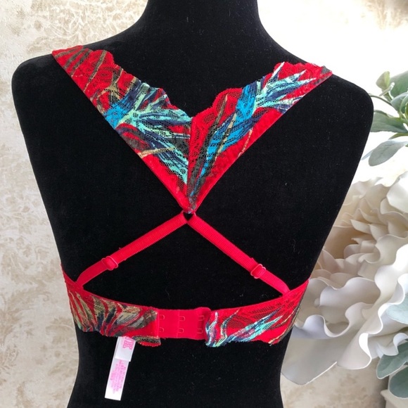 Pink Victoria’s Secret date push up bra - Picture 2 of 7